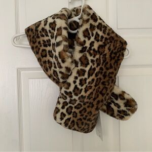 Cabi Golden Eye Bundle Up Scarf